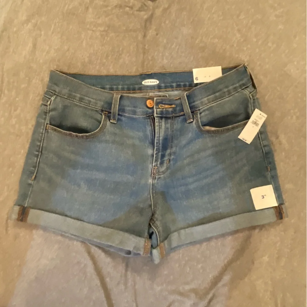 Old Navy size 6 NWT shorts - Picture 1 of 7